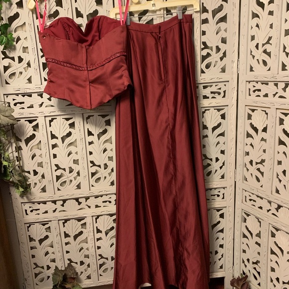 NEW! MORI LEE BURGUNDY RED TOP & SKIRT FORMAL PROM DRESS EVENING GOWN - Picture 5 of 15